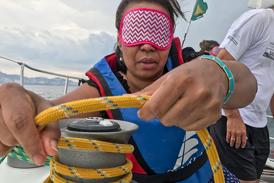 Ação realiza regata para jovens e adultos com deficiência visual, no Yacht Club Paulista