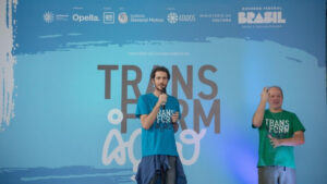 Atados lança plano nacional para dobrar número de voluntários no Brasil até 2035