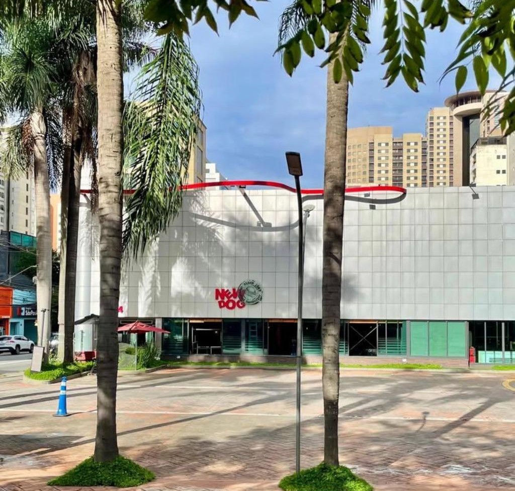 Hamburgueria em SP oferece atendimento acessível em Libras