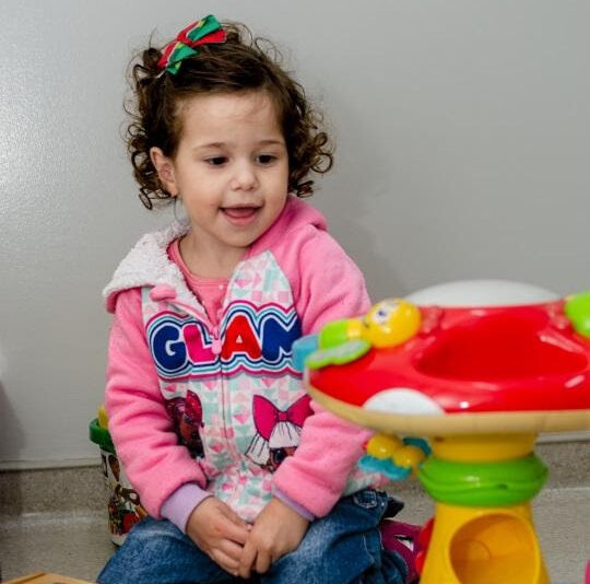 Mês das Doenças Raras alerta para a importância do diagnóstico precoce na primeira infância