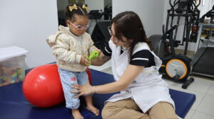 Fundação Dorina Nowill para Cegos destaca a importância da reabilitação visual na primeira infância