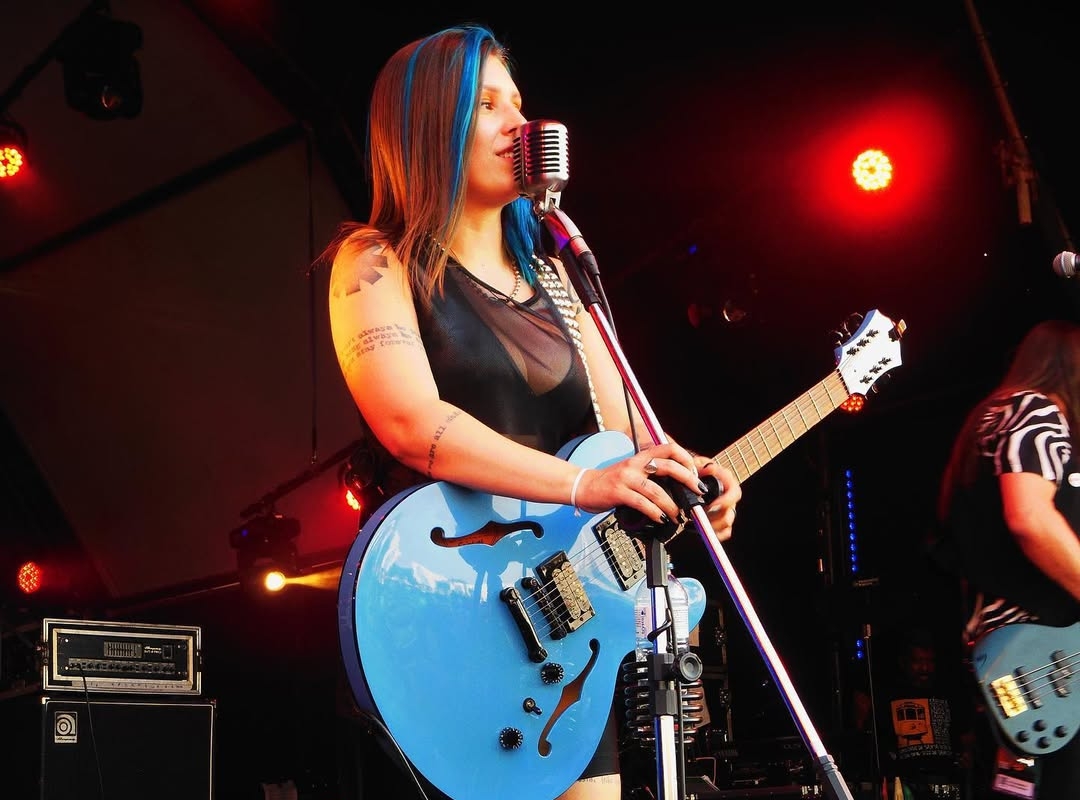 Cantora transforma o silêncio em propósito