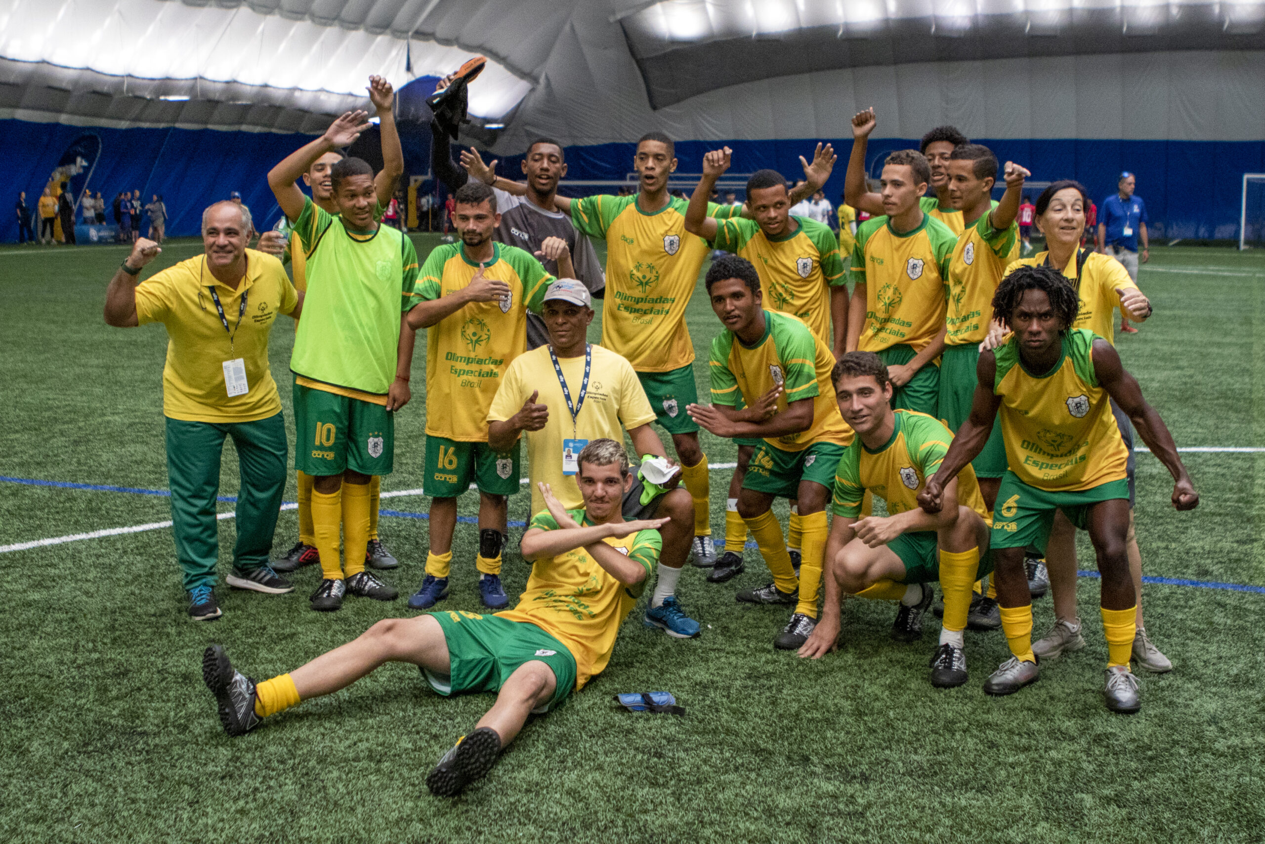 Brasileiros disputam Copa Mundial de Futebol Unificado