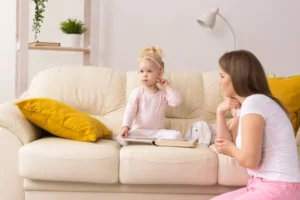 OMS destaca impacto da perda auditiva nas crianças