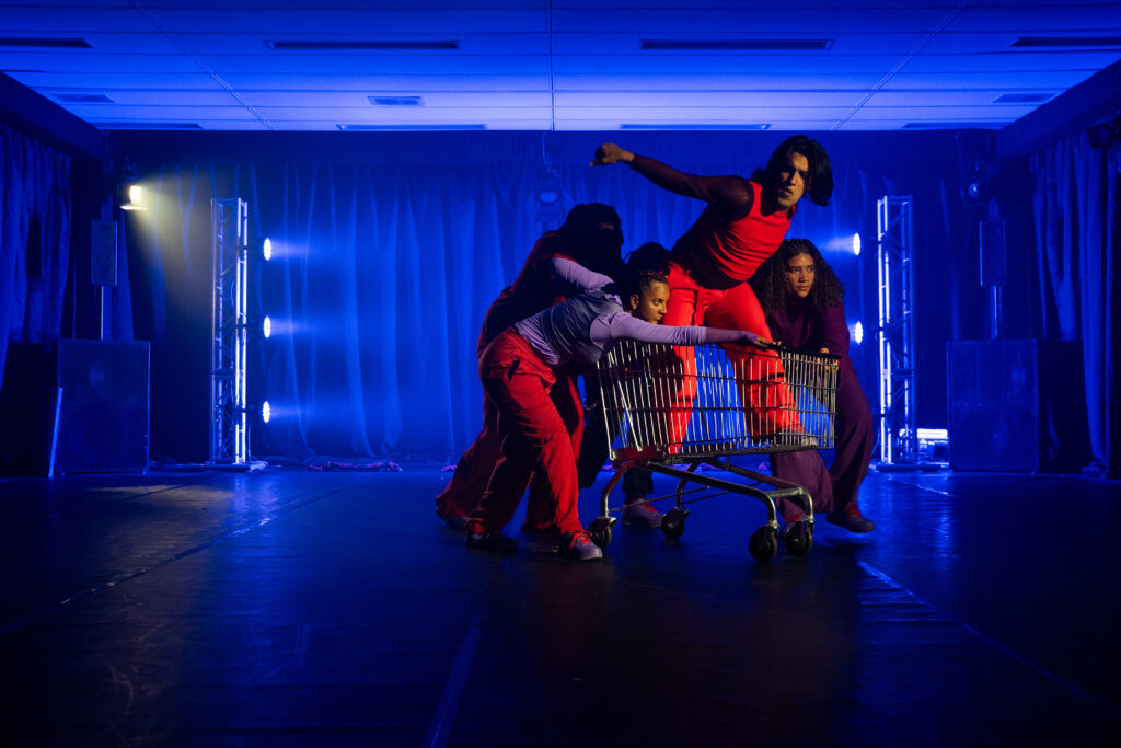 Itaú Cultural recebe shows, dança, teatro, debates e oficinas na mostra de artes e cultura def \\ENTRE\