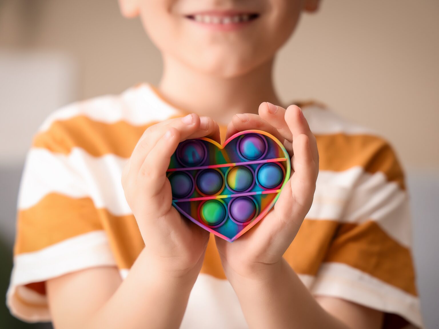 Novas diretrizes e tecnologias reposicionam o cuidado com o autismo na infância