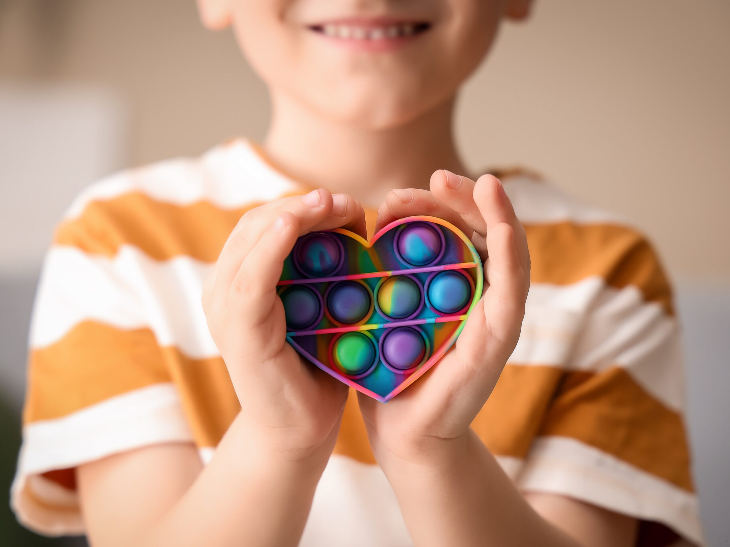 Novas diretrizes e tecnologias reposicionam o cuidado com o autismo na infância