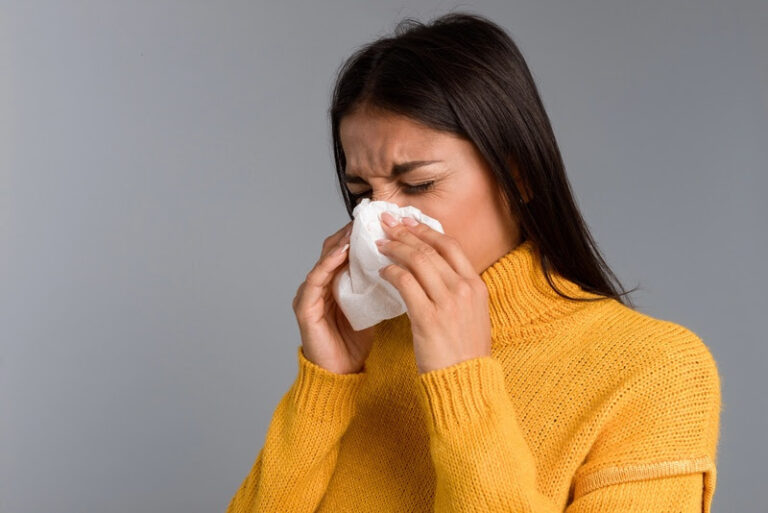 Alergia ou gripe? Como diferenciar sintomas e evitar a automedicação no outono