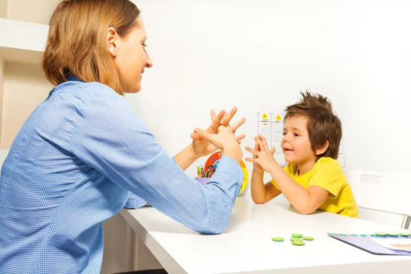 Autismo: pequenas conquistas também mudam vidas - OPINIÃO - * Por Michela Mattos e Neila Dellai