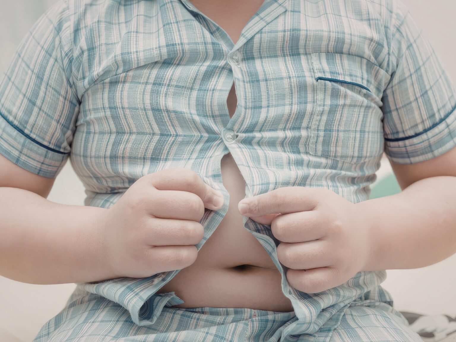 Especialistas alertam para sinais de obesidade infantil e orientam famílias sobre prevenção