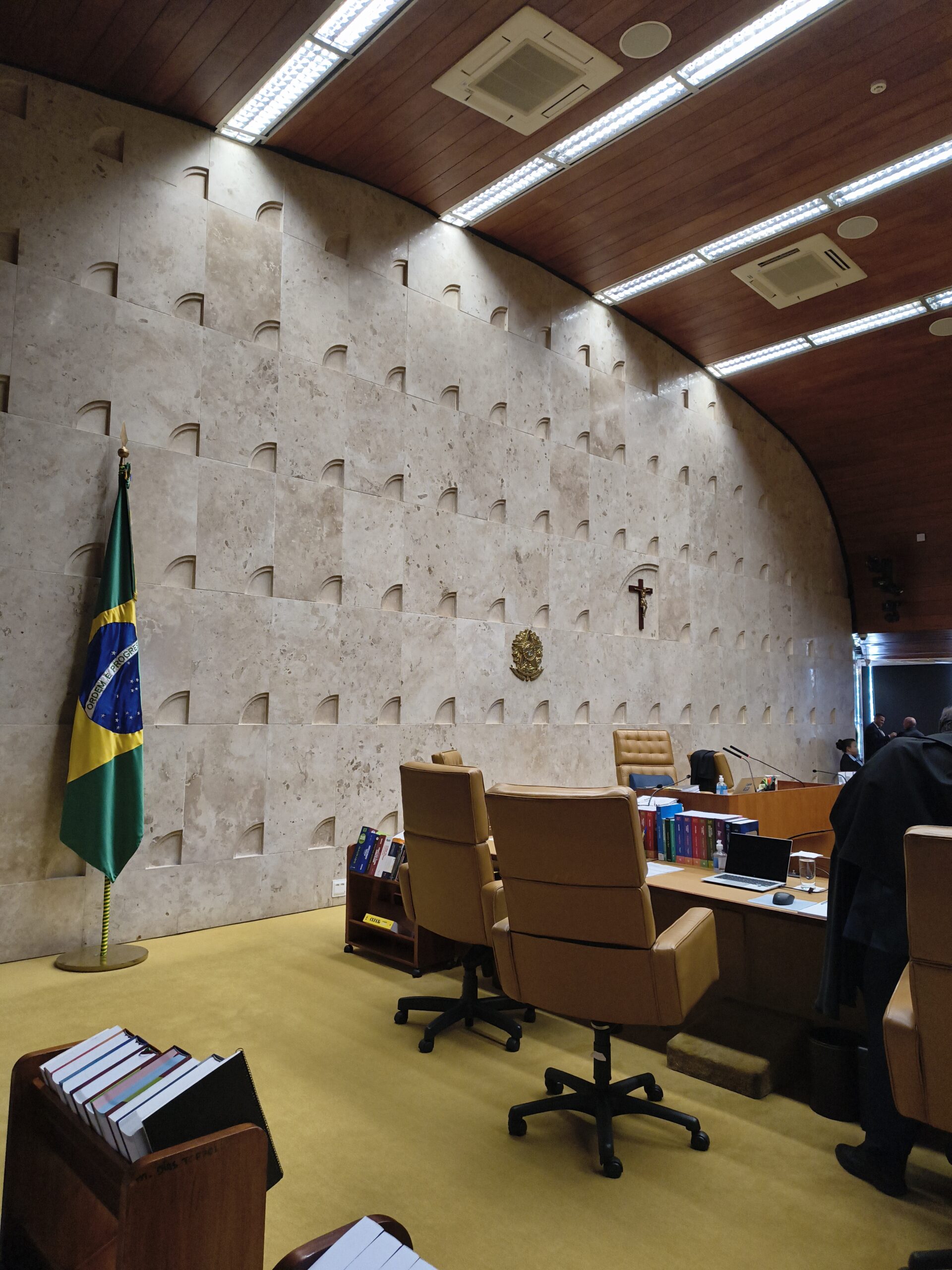 STF adia novamente o julgamento das ADIs 7779 e 7790 que buscam manter direitos das pessoas com deficiência