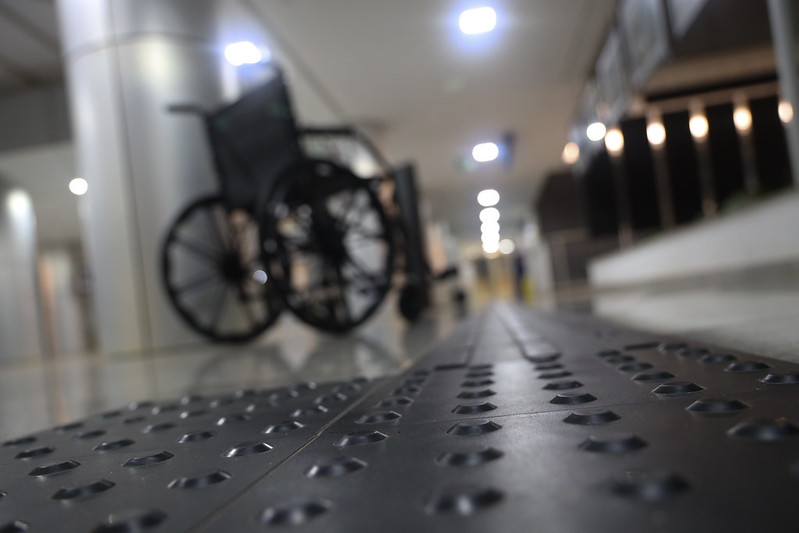 Legislação determina direito à acessibilidade, justiça e reconhecimento igual perante a lei no Brasil para Pessoas com Deficiência