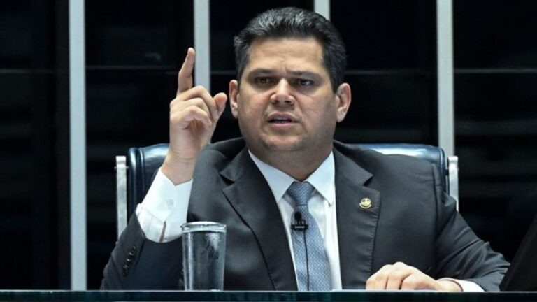 Alcolumbre recebe pedido para derrubada do veto do Símbolo da Acessibilidade em sessão conjunta nesta quinta-feira