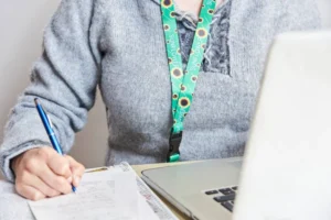 Contratei um autista. E agora? Cartilha gratuita ajuda empresas na inclusão profissional
