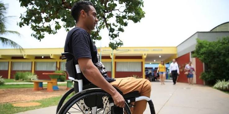 Eleitoras e eleitores com deficiência ou mobilidade reduzida já podem solicitar transferência temporária de seção eleitoral