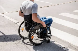 Pessoas com deficiência precisam atravessar São Paulo para desbloquear cartão de transporte TOP Especial