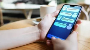 Pesquisa avalia a eficácia de chatbots na comunicação com pessoas surdas que usam português como segunda língua