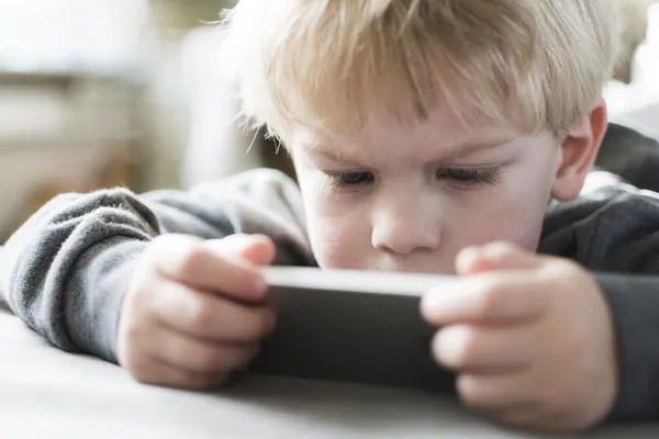 Pais estão mais informados ou mais ansiosos com a avalanche de conteúdos sobre desenvolvimento infantil?