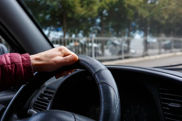 Motorista de aplicativo autista viraliza com lista de pedidos aos passageiros
