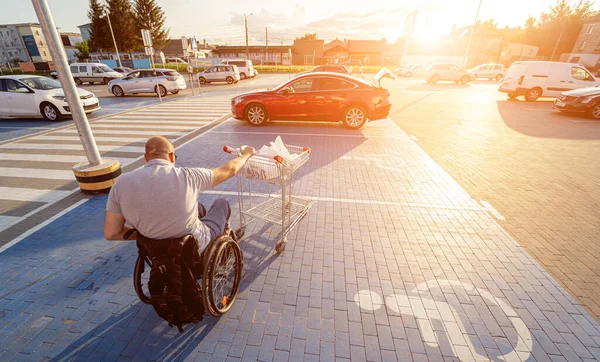Pessoas com deficiência encontram dificuldades para saber como ter o direito automático à isenção de IPVA, após decisão do IMESC