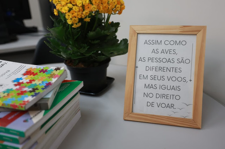 MEC disponibiliza cadernos para apoiar docentes da Educação Especial Inclusiva