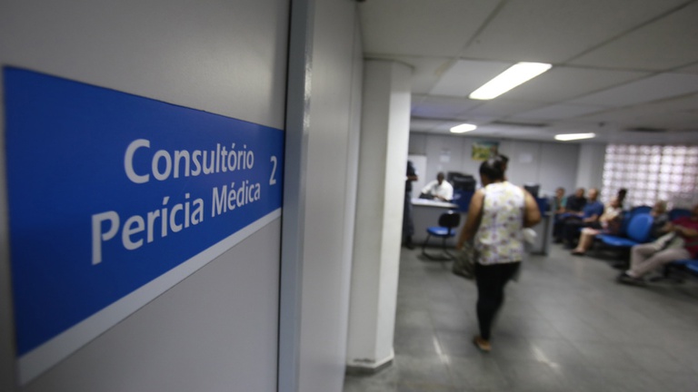 INNS promete intérpretes de Libras durante perícias médicas