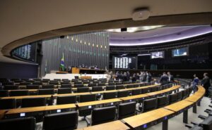 Câmara dos Deputados: acompanhamento do Diário PcD registra dois eleitos entre candidatos ligados à pauta da deficiência em São Paulo