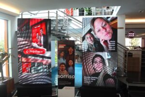Exposição no RS reúne histórias de pacientes atendidos gratuitamente por serviço especializado em fissura labiopalatina