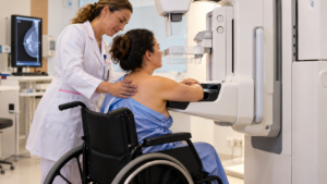 Apenas 23% dos municípios brasileiros têm mamógrafos do SUS, enquanto mulheres com deficiência enfrentam barreiras adicionais